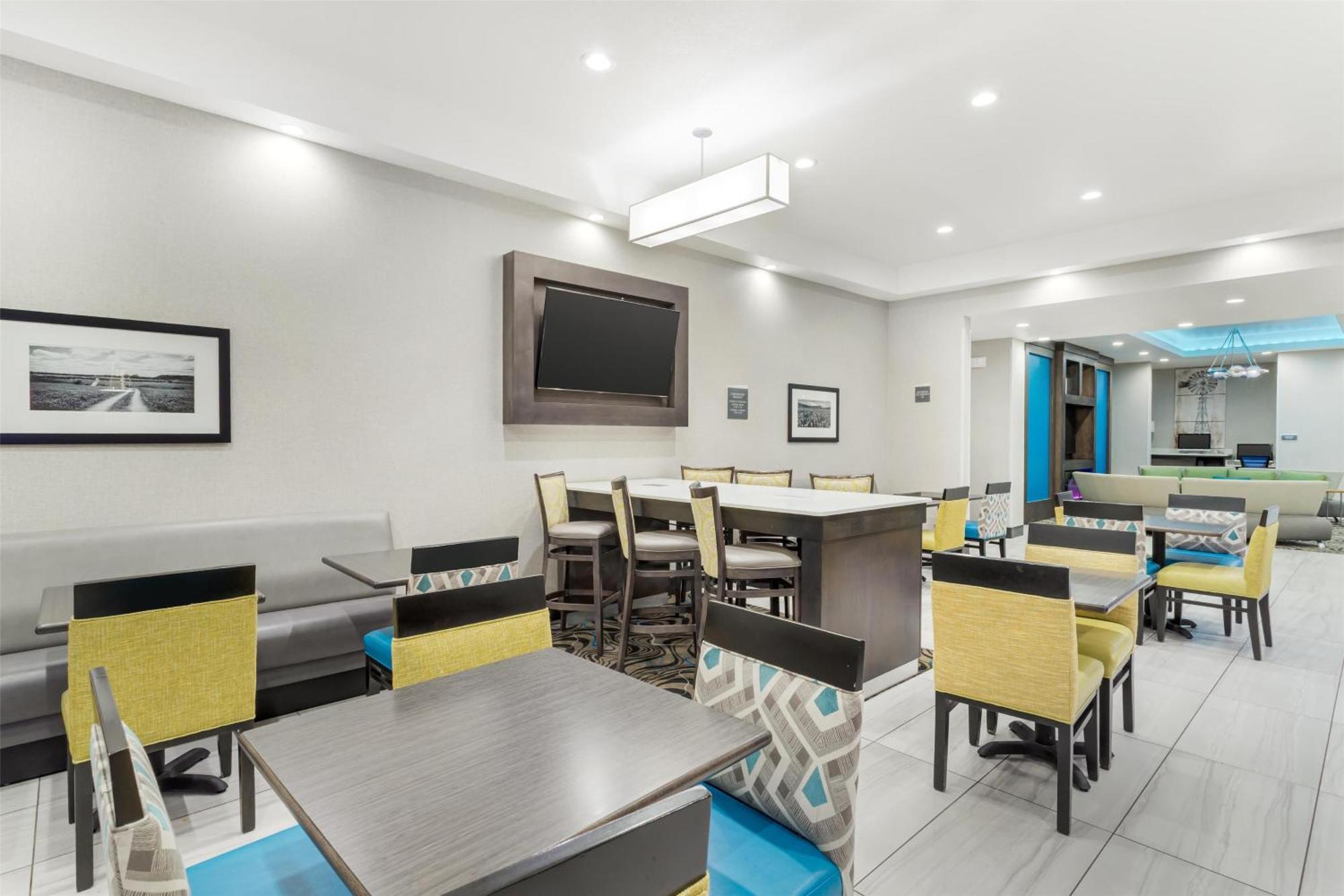 Best Western Plus Waller Hotel Ngoại thất bức ảnh
