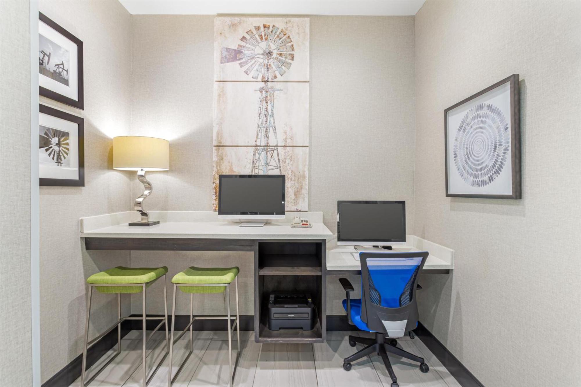 Best Western Plus Waller Hotel Ngoại thất bức ảnh