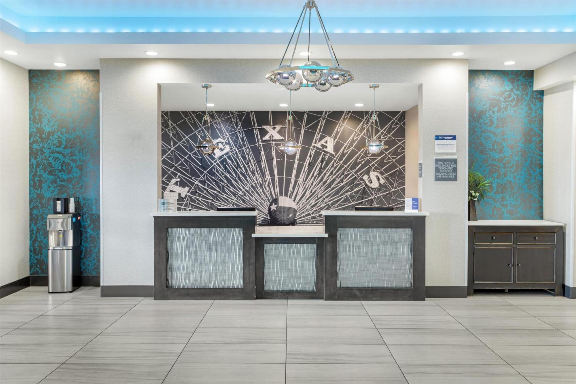 Best Western Plus Waller Hotel Ngoại thất bức ảnh