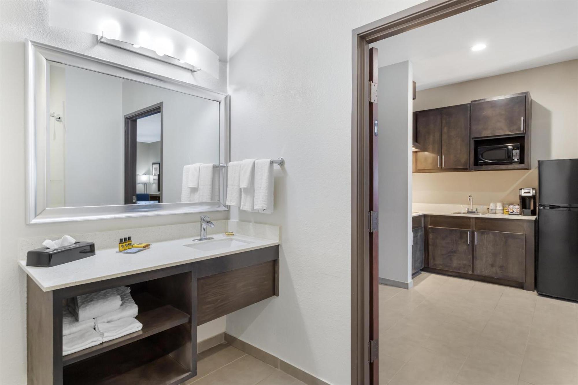 Best Western Plus Waller Hotel Ngoại thất bức ảnh