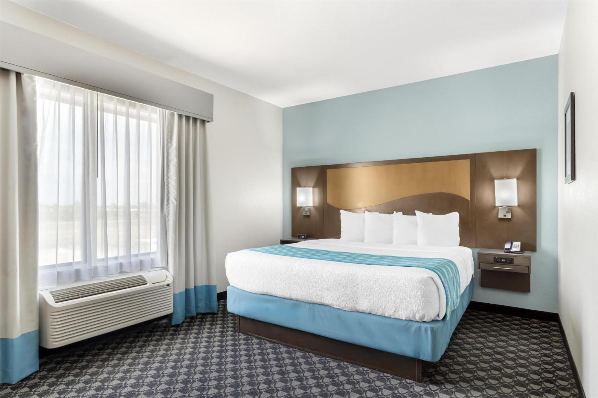 Best Western Plus Waller Hotel Ngoại thất bức ảnh